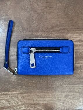 Marc Jacobs Gotham City Phone wallet